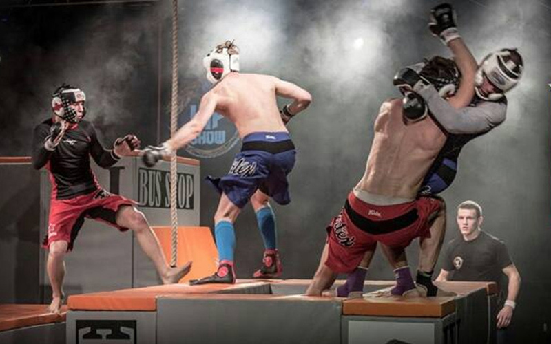 MMA arena-combat 1