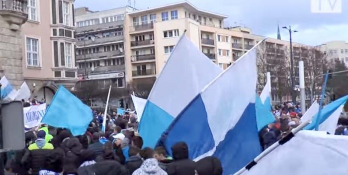 Kibice Stomilu – pampersy dla Grzywnowicza! Kibice Stomilu