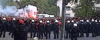 Policja, pały, gaz na meczu!