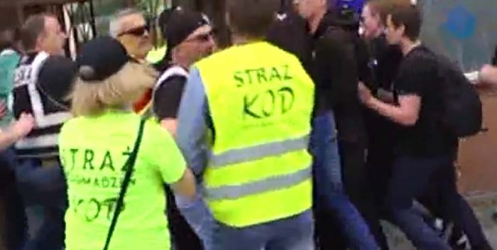 Bojówki KOD biją Polaków w Radomiu! Bojówki KOD biją Polaków w Radomiu!