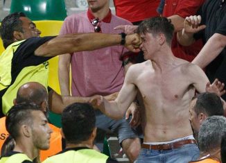 Nareszcie bijatyka na stadionie
